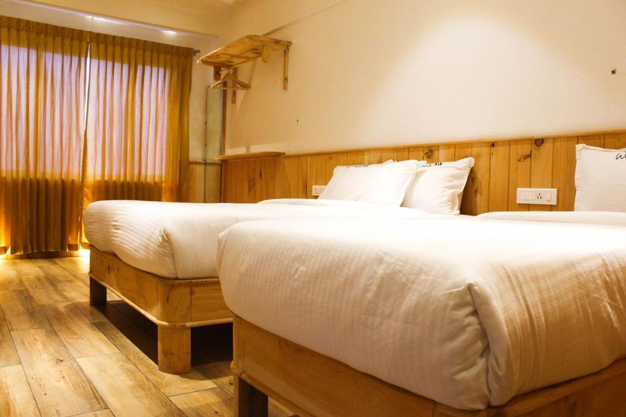Hotel Al Woodlands Residencia Ooty Exterior foto