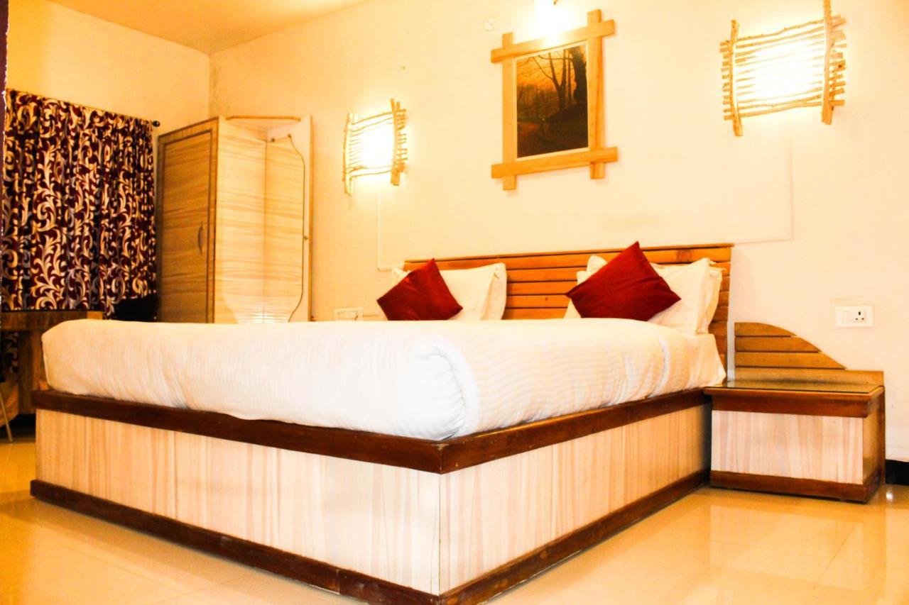 Hotel Al Woodlands Residencia Ooty Exterior foto