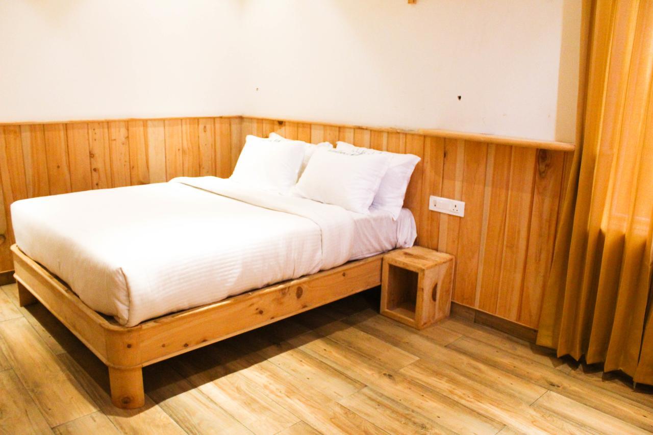 Hotel Al Woodlands Residencia Ooty Exterior foto