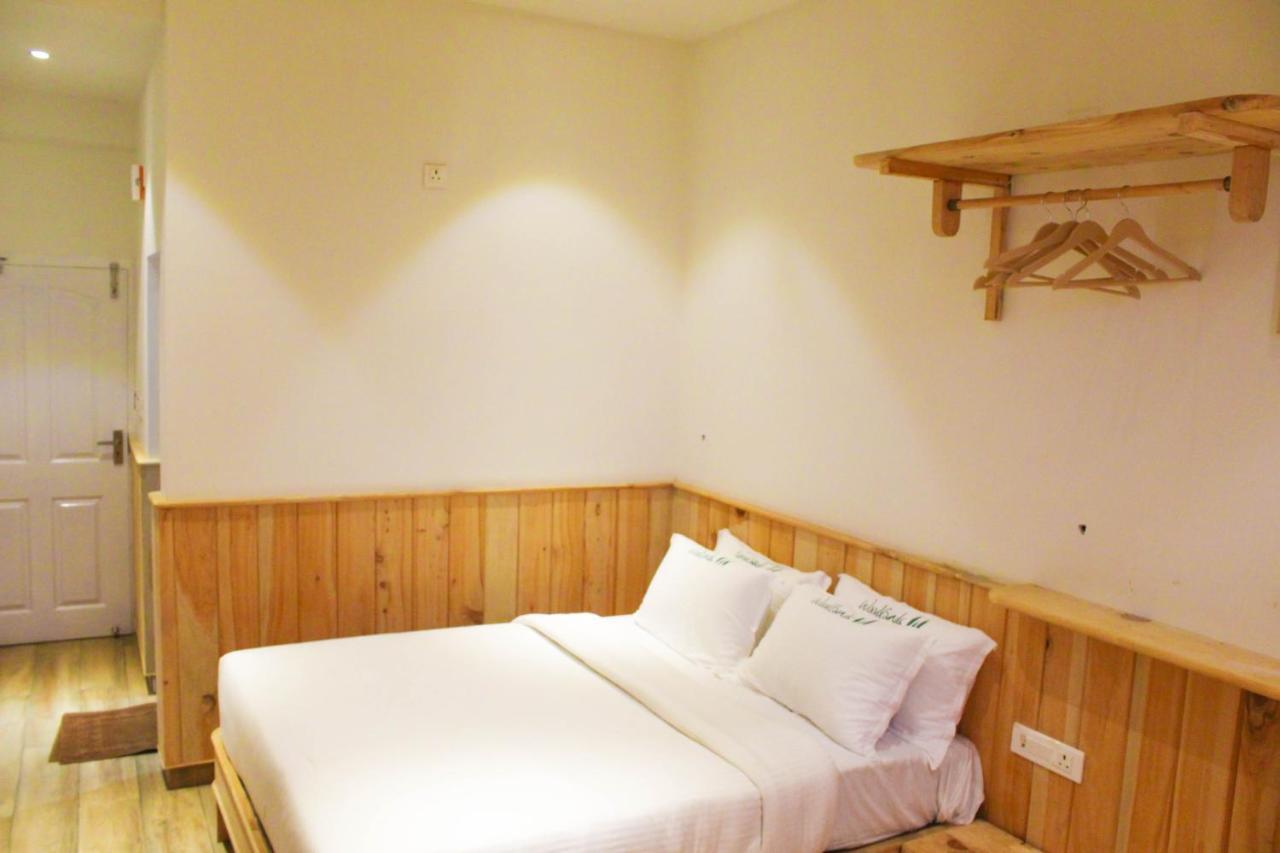 Hotel Al Woodlands Residencia Ooty Exterior foto
