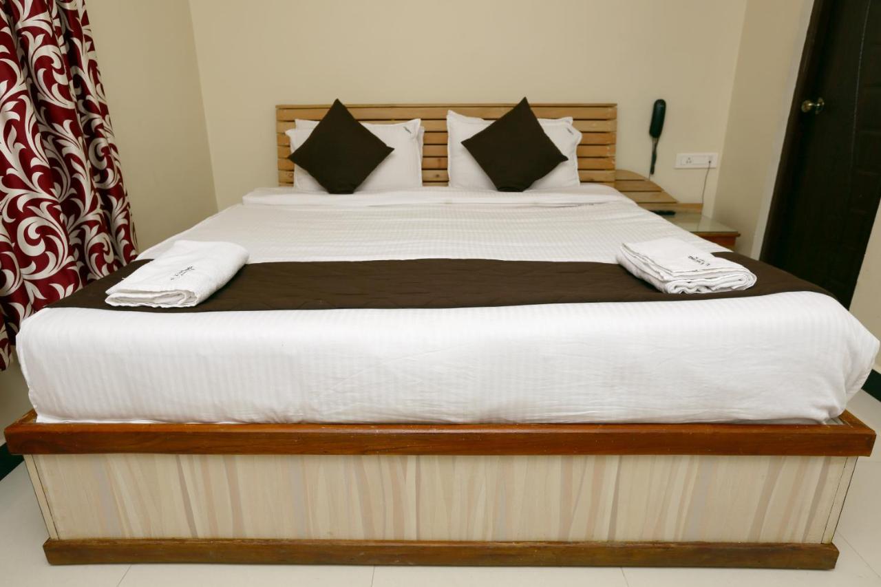 Hotel Al Woodlands Residencia Ooty Exterior foto