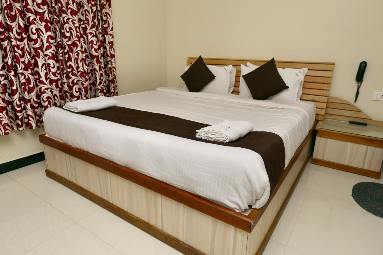 Hotel Al Woodlands Residencia Ooty Exterior foto