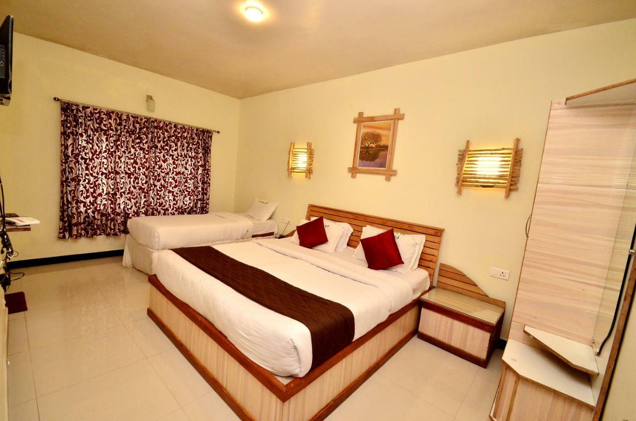 Hotel Al Woodlands Residencia Ooty Exterior foto