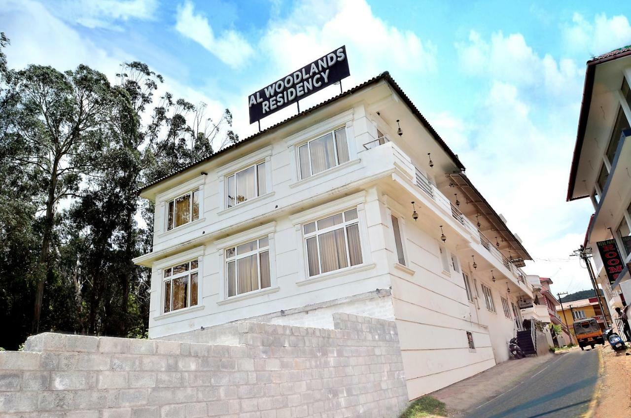 Hotel Al Woodlands Residencia Ooty Exterior foto