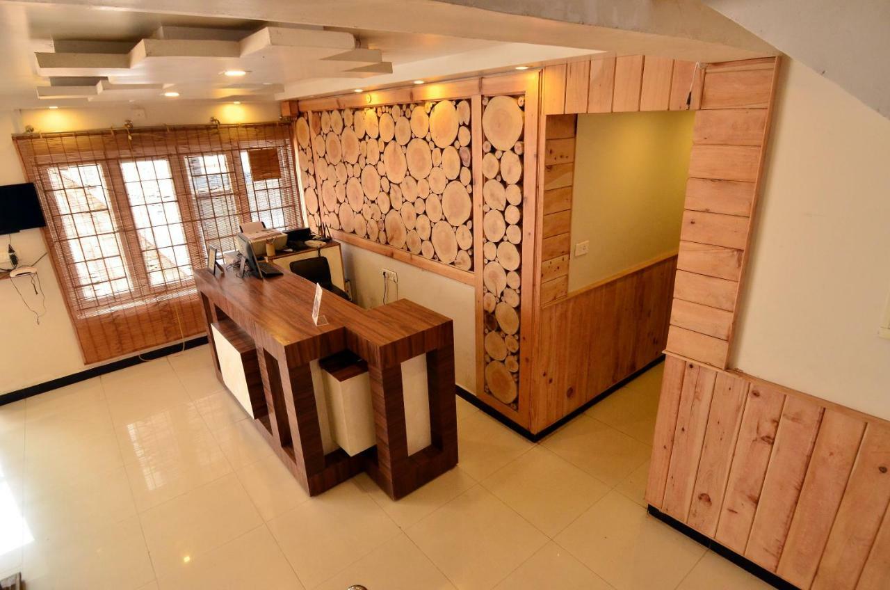 Hotel Al Woodlands Residencia Ooty Exterior foto