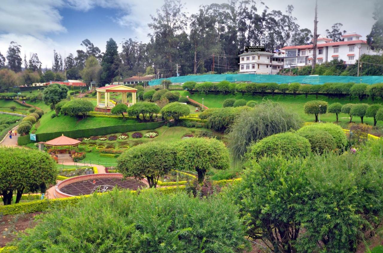 Hotel Al Woodlands Residencia Ooty Exterior foto