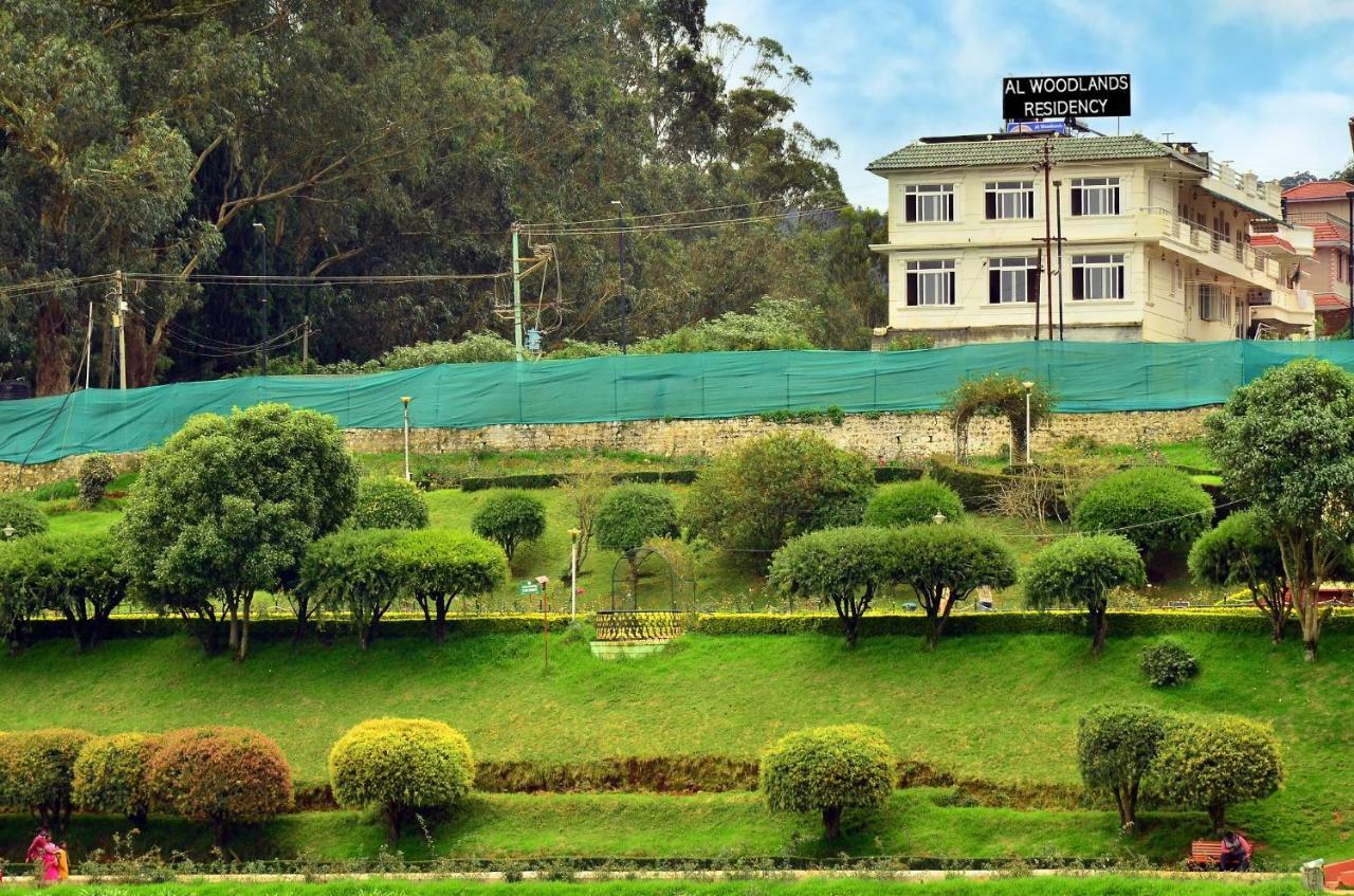 Hotel Al Woodlands Residencia Ooty Exterior foto