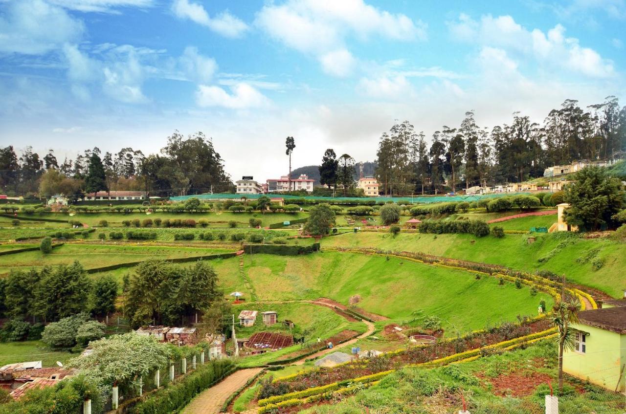 Hotel Al Woodlands Residencia Ooty Exterior foto